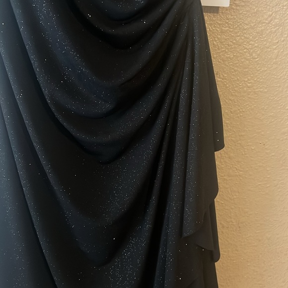 Dress - Picture 3 of 7